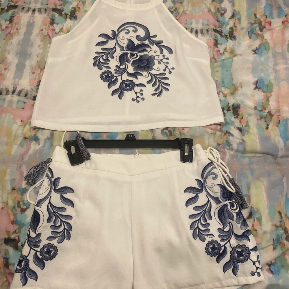 White and blue set